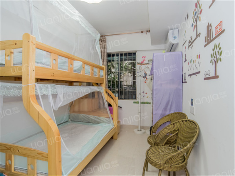 福满园 一楼带花园 正规四房 拎包入住