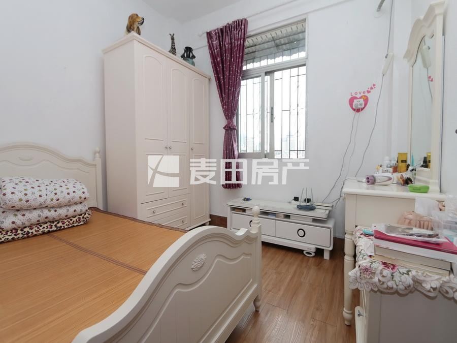 总价低，享受岛内繁华配套，出行方便