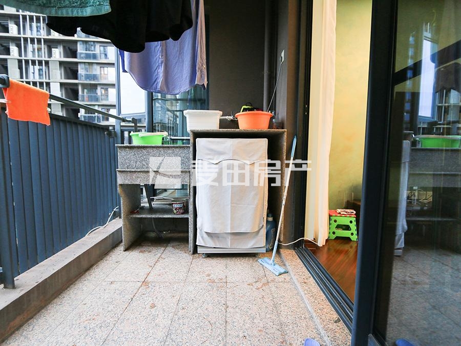 嘉华大厦 市中心学区房  地铁口