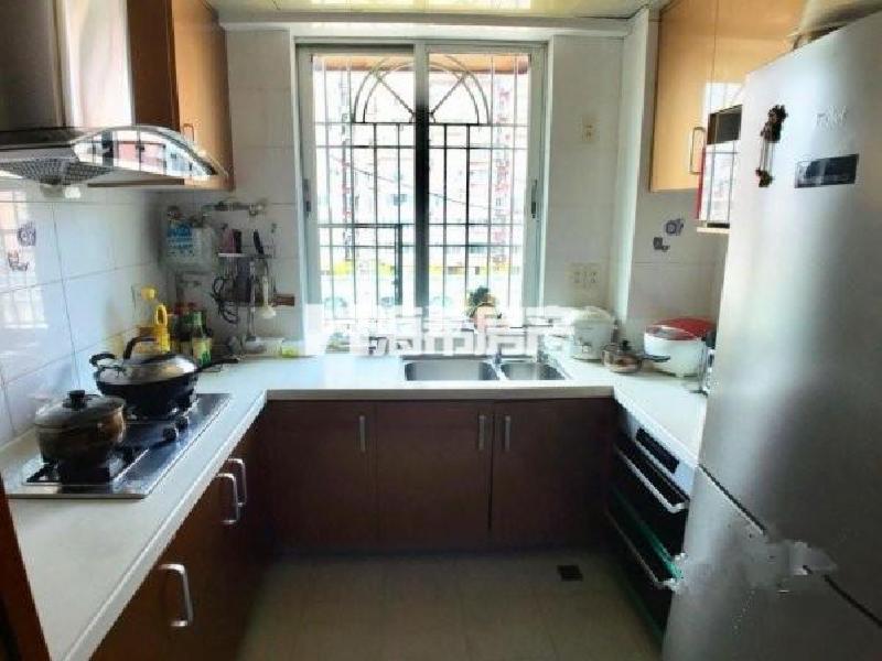 吕岭路福星花园 安溪大厦3房2厅南北通 免增精装修 满五