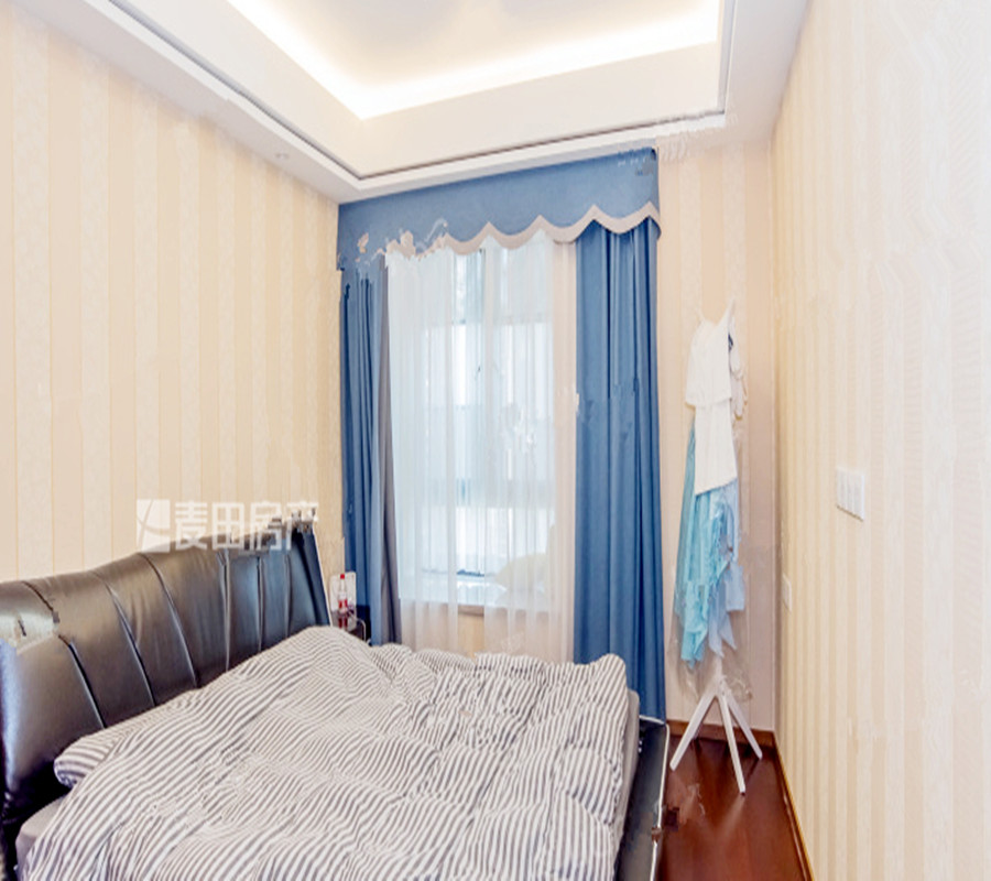 国贸新天地 朝南两房 高层 全明结构