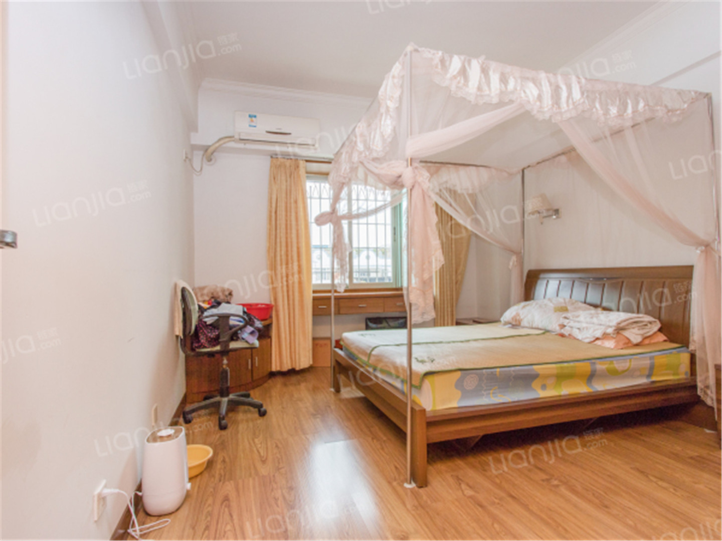 台湾街 正规三房 中间楼层 诚心出售